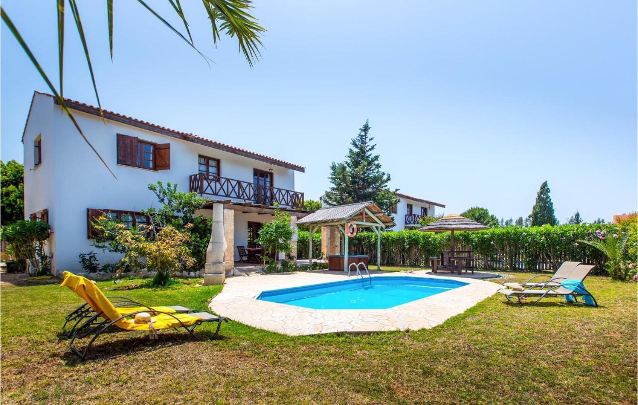 Amazing Home In Pomos With Wifi Ngoại thất bức ảnh