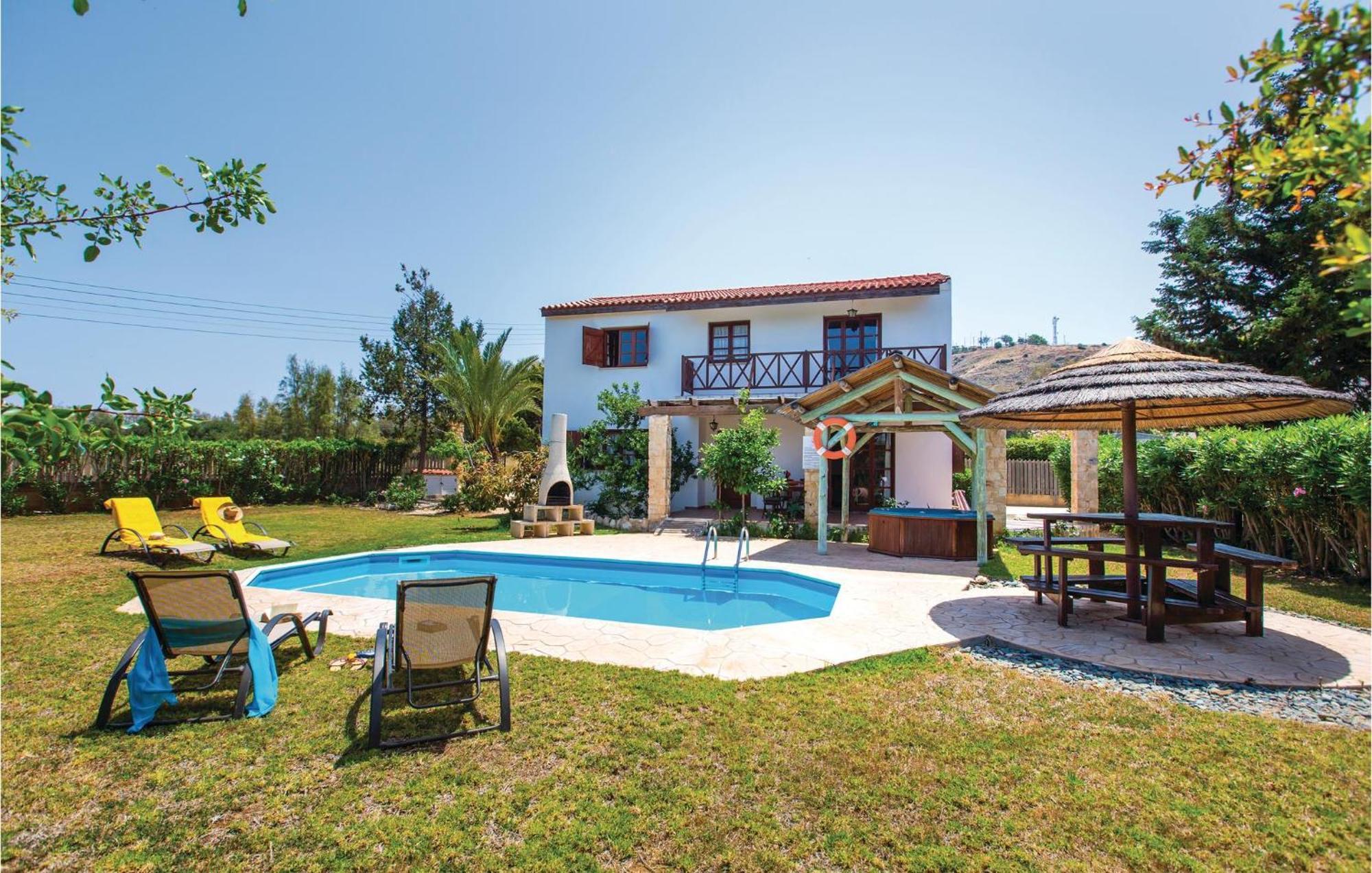 Amazing Home In Pomos With Wifi Ngoại thất bức ảnh