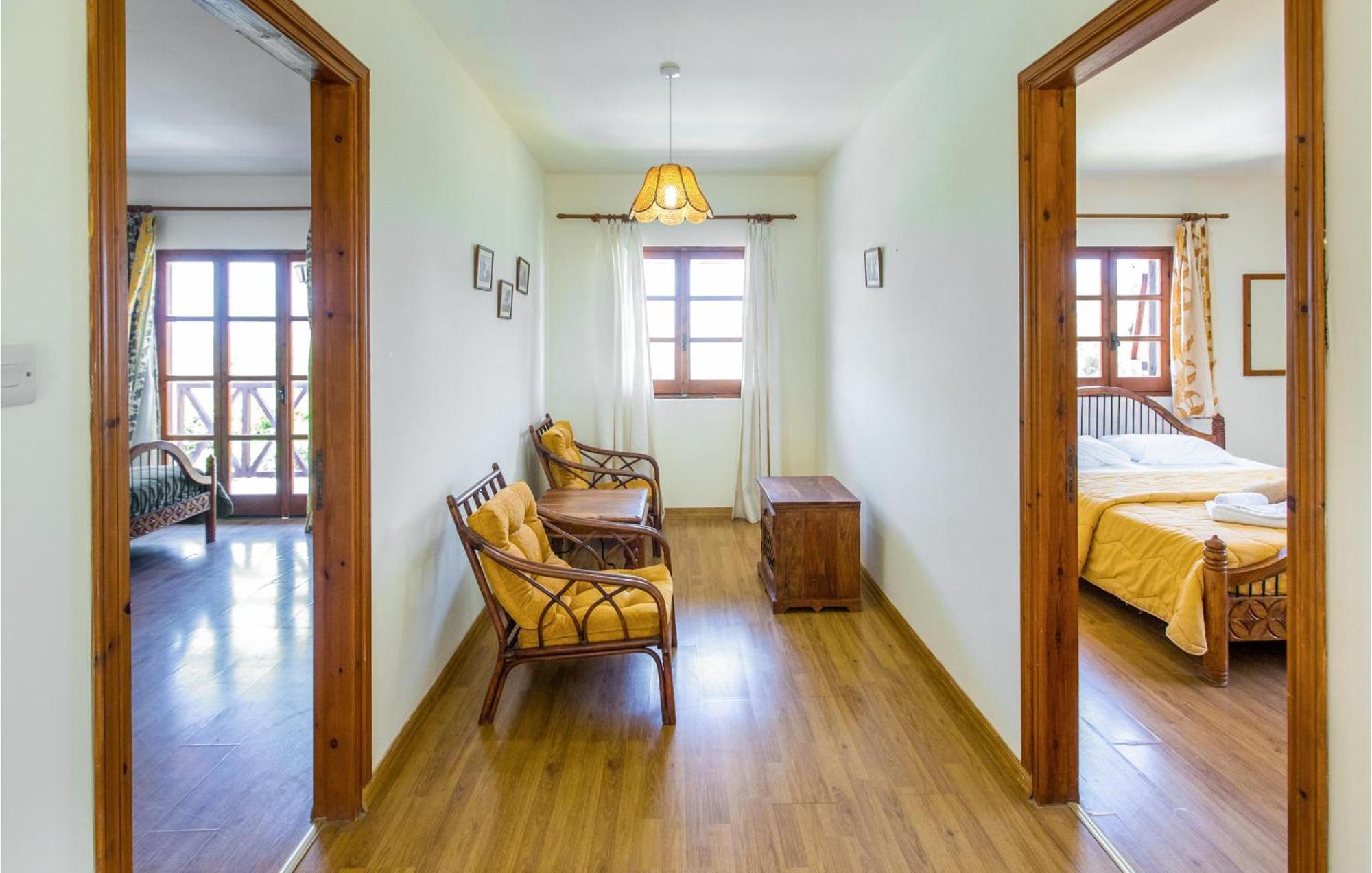 Amazing Home In Pomos With Wifi Ngoại thất bức ảnh